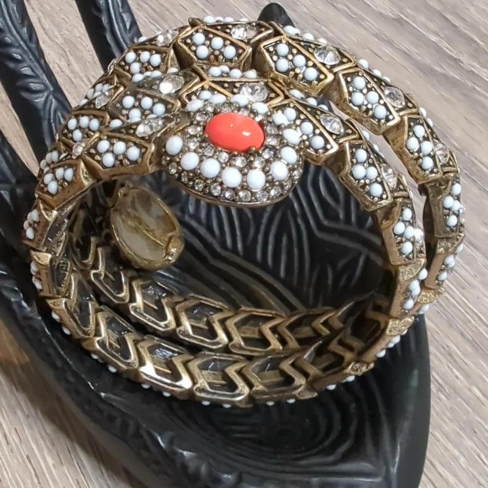 Vintage Gold and White Wrap Bracelet - Picture 6 of 11
